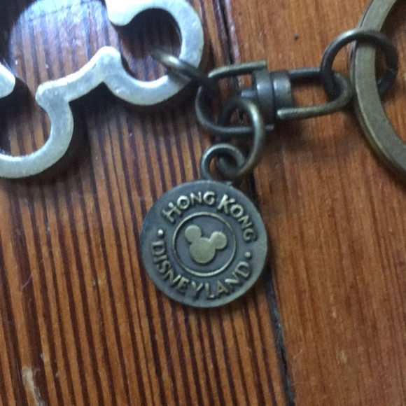 Disney brass key chain - Picture 3 of 6